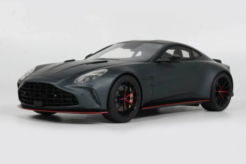 Aston Martin Vantage S Satin Xenon Grey GT Spirit 1:18 GT1017 Resina
