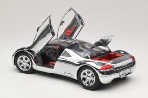 Audi Avus Quattro Chrome Silver Revell 1:18 08830 Pressofusione — immagine 5 di 8