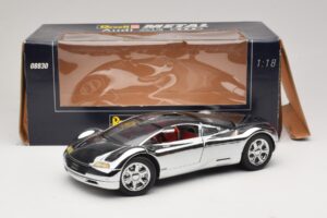 Audi Avus Quattro Chrome Silver Revell 1:18 08830 Pressofusione — immagine 8 di 8