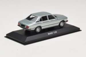 BMW 520 E12 Azzurro Metallizzato Maxichamps 1:43 940023002 Pressofusione — immagine 2 di 5