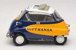 BMW Isetta 250 Lufthansa Revell 1:18 08926 Pressofusione — immagine 4 di 8
