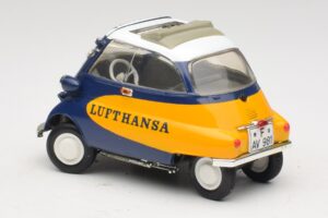 BMW Isetta 250 Lufthansa Revell 1:18 08926 Pressofusione — immagine 7 di 8