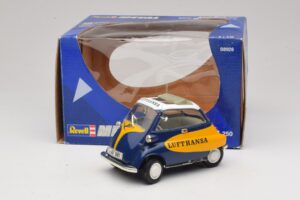BMW Isetta 250 Lufthansa Revell 1:18 08926 Pressofusione — immagine 8 di 8