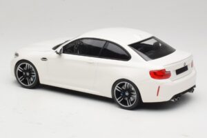 BMW M2 F87 Bianco Minichamps 1:18 155026104 Pressofusione — immagine 5 di 6