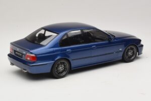 BMW M5 E39 Blu Metallizzato KK-Scale 1:18 KKDC181621 Pressofusione — immagine 2 di 6
