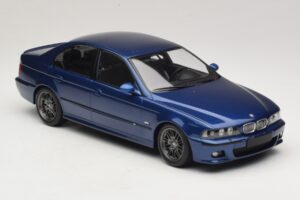 BMW M5 E39 Blu Metallizzato KK-Scale 1:18 KKDC181621 Pressofusione — immagine 4 di 6
