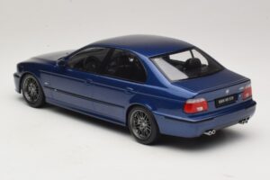 BMW M5 E39 Blu Metallizzato KK-Scale 1:18 KKDC181621 Pressofusione — immagine 5 di 6