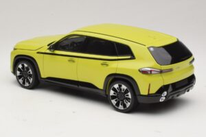 BMW XM G09 Giallo Minichamps 1:18 110023302 Pressofusione — immagine 7 di 8