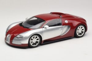 Bugatti Veyron Centenaire Edition Chrome Red Minichamps 1:18 100110851 Pressofusione