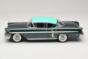 Chevrolet Bel Air Impala Coupe Verde Scuro Metallizzato & Verde KK-Scale 1:18 KKDC181594 Pressofusione — immagine 3 di 6