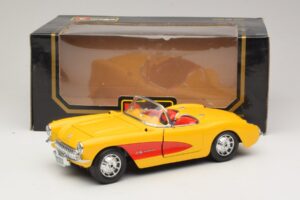 Chevrolet Corvette C1 Cabrio Giallo Rosso Bburago 1:18 3034-M2 Pressofusione — immagine 8 di 8