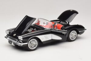Chevrolet Corvette C1 Tuxedo Black AUTOart 1:18 71142 Pressofusione — immagine 2 di 8