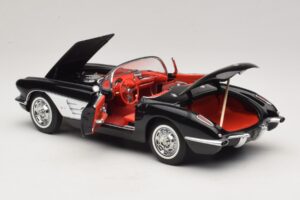 Chevrolet Corvette C1 Tuxedo Black AUTOart 1:18 71142 Pressofusione — immagine 5 di 8