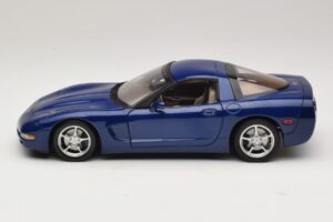 Chevrolet Corvette C5 Commemorative Edition Blu AUTOart 1:18 71157 Pressofusione — immagine 5 di 9