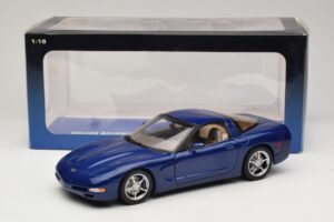 Chevrolet Corvette C5 Commemorative Edition Blu AUTOart 1:18 71157 Pressofusione — immagine 9 di 9