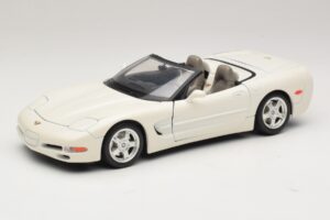 Chevrolet Corvette C5 Cabrio Bianco Bburago 1:18 3076-P1 Pressofusione