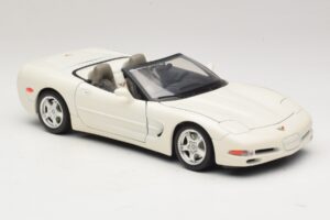 Chevrolet Corvette C5 Cabrio Bianco Bburago 1:18 3076-P1 Pressofusione — immagine 6 di 8