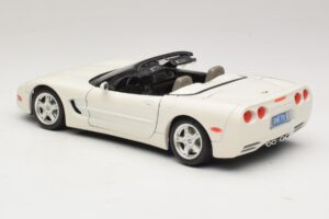 Chevrolet Corvette C5 Cabrio Bianco Bburago 1:18 3076-P1 Pressofusione — immagine 7 di 8