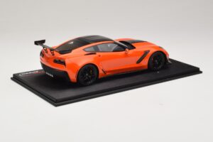Chevrolet Corvette C7 ZR-1 High Voltage Tint TopSpeed 1:18 TS0147 Resina — immagine 2 di 6