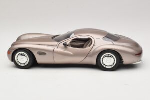 Chrysler Atlantic Beige Guiloy 1:18 68570 Pressofusione — immagine 4 di 8