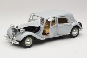Citroen 15CV Six Grigio Maisto 1:18 31837 Pressofusione — immagine 2 di 8
