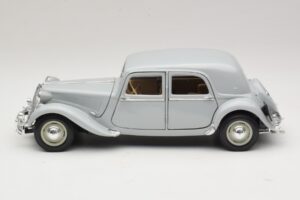 Citroen 15CV Six Grigio Maisto 1:18 31837 Pressofusione — immagine 4 di 8