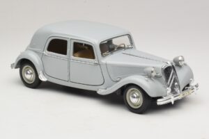 Citroen 15CV Six Grigio Maisto 1:18 31837 Pressofusione — immagine 6 di 8