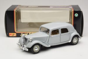 Citroen 15CV Six Grigio Maisto 1:18 31837 Pressofusione — immagine 8 di 8