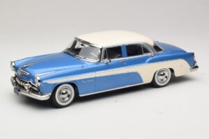 DeSoto Fireflite Sedan Blu Metallizzato & Crema KK-Scale 1:18 DeSoto Fireflite Sedan Blu Metallizzato & Crema KK-Scale 1:18 KKDC181544 Pressofusione