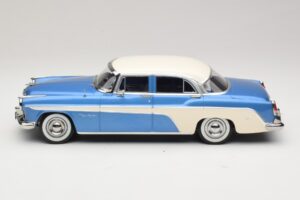 DeSoto Fireflite Sedan Blu Metallizzato & Crema KK-Scale 1:18 KKDC181544 Pressofusione — immagine 3 di 6
