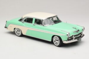 DeSoto Fireflite Sedan Verde Chiaro & Crema KK-Scale 1:18 KKDC181543 Pressofusione — immagine 4 di 6