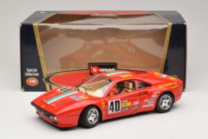 Ferrari 288 GTO #40 Rosso Bburago 1:18 3027-P4 Pressofusione — immagine 8 di 8