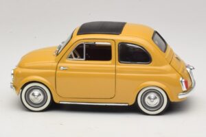 Fiat 500 Giallo Solido 1:18 8042 Pressofusione — immagine 4 di 8
