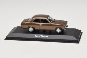 Ford Escort Mk1 Marrone Metallizzato Maxichamps 1:43 Ford Escort Mk1 Marrone Metallizzato Maxichamps 1:43 940081000 Pressofusione