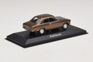 Ford Escort Mk1 Marrone Metallizzato Maxichamps 1:43 940081000 Pressofusione — immagine 2 di 5