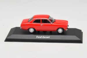 Ford Escort Mk1 Rosso Maxichamps 1:43 Ford Escort Mk1 Rosso Maxichamps 1:43 940081001 Pressofusione