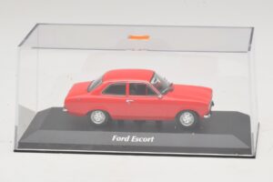 Ford Escort Mk1 Rosso Maxichamps 1:43 940081001 Pressofusione — immagine 4 di 5