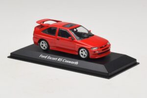 Ford Escort RS Cosworth Rosso Maxichamps 1:43 940082100 Pressofusione — immagine 3 di 5