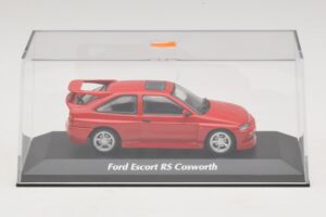Ford Escort RS Cosworth Rosso Maxichamps 1:43 940082100 Pressofusione — immagine 4 di 5