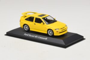 Ford Escort RS Cosworth Giallo Maxichamps 1:43 940082101 Pressofusione — immagine 3 di 5