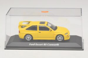 Ford Escort RS Cosworth Giallo Maxichamps 1:43 940082101 Pressofusione — immagine 4 di 5