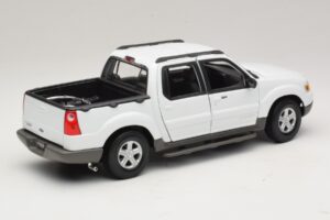 Ford Explorer Sport Trac Bianco Maisto 1:18 36891 Pressofusione — immagine 3 di 8