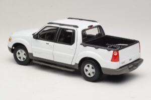 Ford Explorer Sport Trac Bianco Maisto 1:18 36891 Pressofusione — immagine 7 di 8