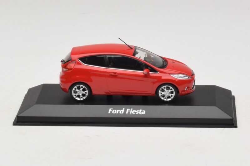 Ford Fiesta Mk7 Rosso Maxichamps 1:43 940088000 Pressofusione