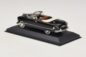 Ford FL Cabriolet Nero Minichamps 1:43 400082231 Pressofusione — immagine 3 di 5