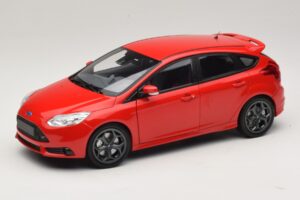 Ford Focus ST Mk2 Rosso Minichamps 1:18 110082002 Pressofusione