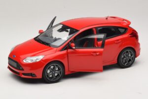 Ford Focus ST Mk2 Rosso Minichamps 1:18 110082002 Pressofusione — immagine 2 di 8
