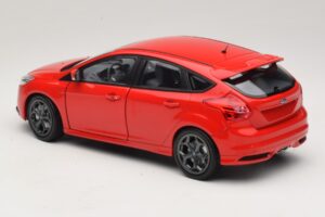 Ford Focus ST Mk2 Rosso Minichamps 1:18 110082002 Pressofusione — immagine 7 di 8