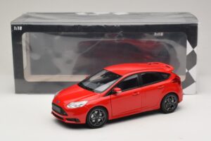 Ford Focus ST Mk2 Rosso Minichamps 1:18 110082002 Pressofusione — immagine 8 di 8