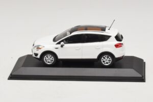 Ford Kuga Mk1 Bianco Edizione Concessionario Minichamps 1:43 Ford Kuga Mk1 Bianco Edizione Concessionario Minichamps 1:43 KUGA002 Pressofusione